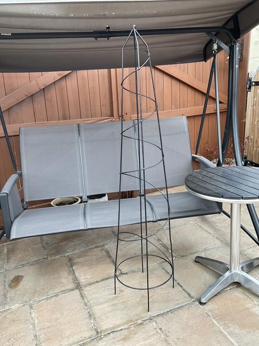 Buy & Sell Newthorpe Broxtowe - Photos for GARDEN OBELISK CLIMBING PLANT FRAME.