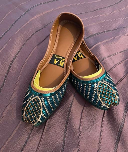 Buy & Sell Carlton Gedling - Photos for Size 39 khussa / punjabi jutti