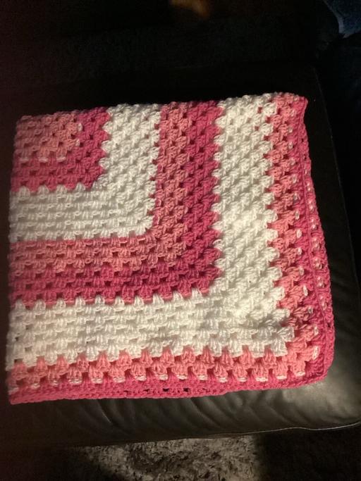 Buy & Sell Dagenham Barking and Dagenham - Photos for Rose , Pink and White Baby Blanket