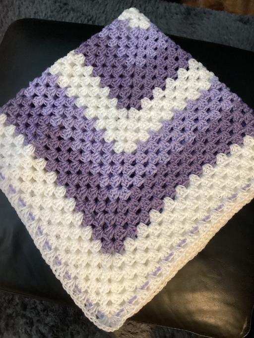 Buy & Sell Dagenham Barking and Dagenham - Photos for Lavender and White Baby Blanket