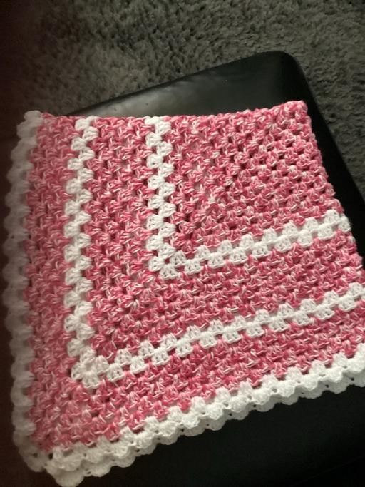 Buy & Sell Dagenham Barking and Dagenham - Photos for Variegated Pink and White Baby Blanket