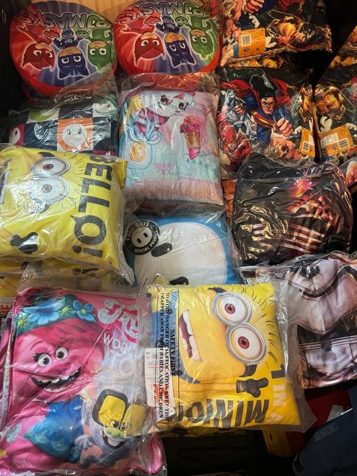 Buy & Sell West Molesey Elmbridge - Photos for Pillows for sale £4 each