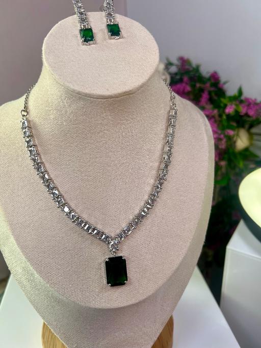 Buy & Sell Queniborough Charnwood - Photos for Silver Plated American Diamond Set in Green