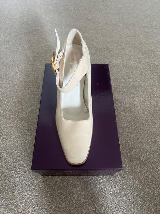 Buy & Sell Edgware Road West London - Photos for Ladies Suede Tolo shoes. High heels