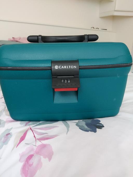 Buy & Sell Oakes Kirklees - Photos for Vanity Case
