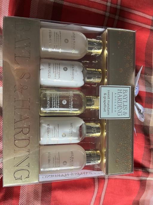 Buy & Sell Tipton Sandwell - Photos for Baylis and Harding bath gift set
