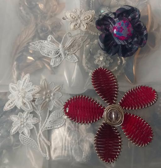 Buy & Sell Thatto Heath Saint Helens - Photos for Costume jewellery embroidered brooches
