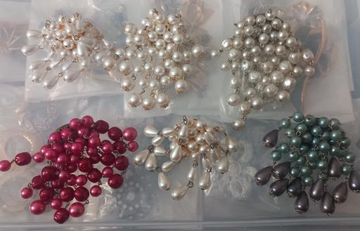 Buy & Sell Thatto Heath Saint Helens - Photos for Vintage costume jewellery pearl brooches