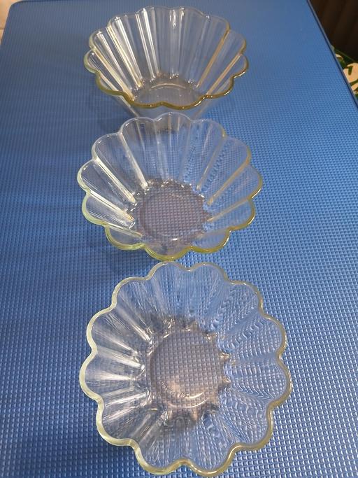 Buy & Sell Hatherton South Staffordshire - Photos for 3 vintage glass serving bowls