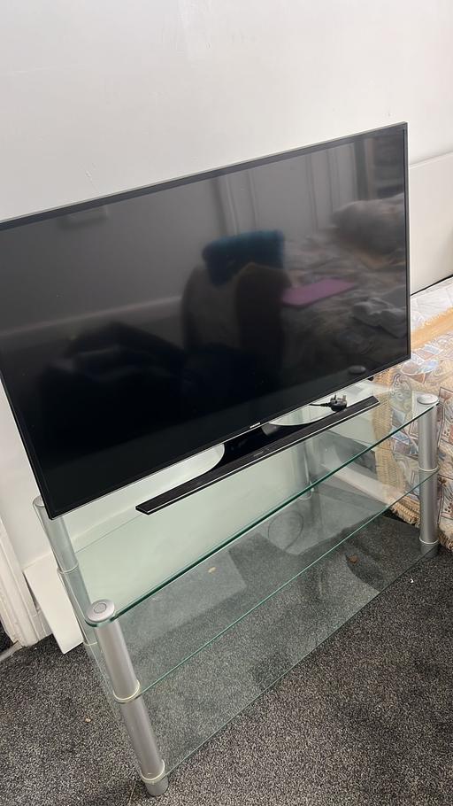 Buy & Sell Manningham Bradford - Photos for Samsung 48 Smart tv