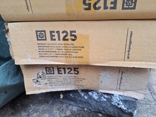 Buy & Sell Selhurst South East London - Photos for Engineered wood flooring from v4 honey oak