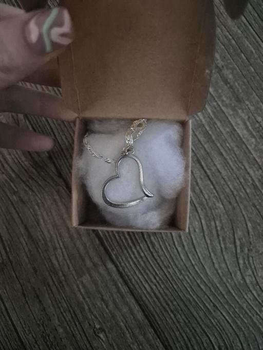 Buy & Sell Yeadon Leeds - Photos for Necklace in the box