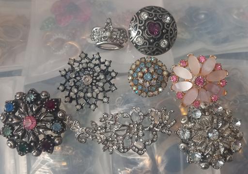 Buy & Sell Thatto Heath Saint Helens - Photos for Collection of 08 gemstone brooches