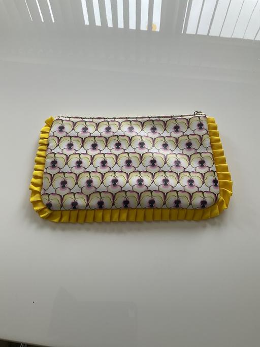 Buy & Sell Telford Way Industrial Estate North Northamptonshire - Photos for Brand new GILES make up bag