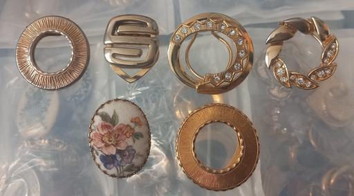 Buy & Sell Thatto Heath Saint Helens - Photos for Collection of vintage scarf clip brooches