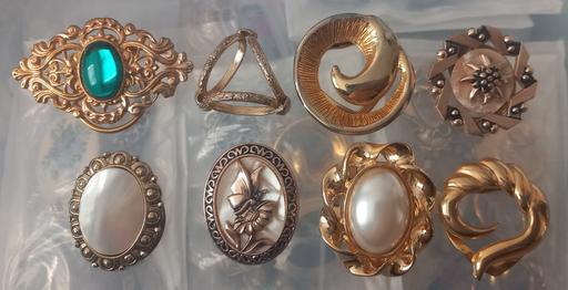Buy & Sell Thatto Heath Saint Helens - Photos for Collection of vintage scarf clip brooches 2