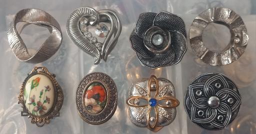 Buy & Sell Thatto Heath Saint Helens - Photos for Collection of vintage scarf clip brooches 3