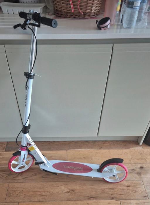 Buy & Sell Tooting Bec South West London - Photos for LED light wheels scooter