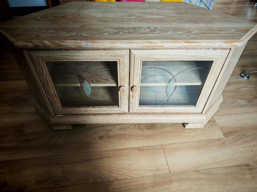 Buy & Sell Theydon Bois Epping Forest - Photos for Limed oak corner TV stand