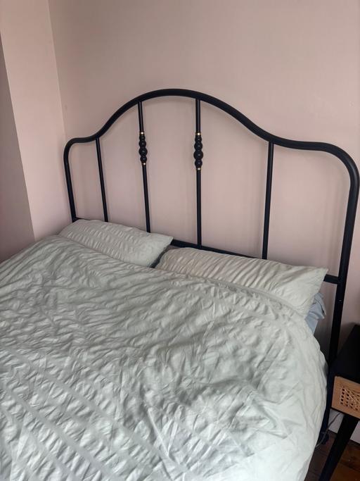 Buy & Sell Oldbury Sandwell - Photos for Large Metal bed frame 2mx1.5m black and gold