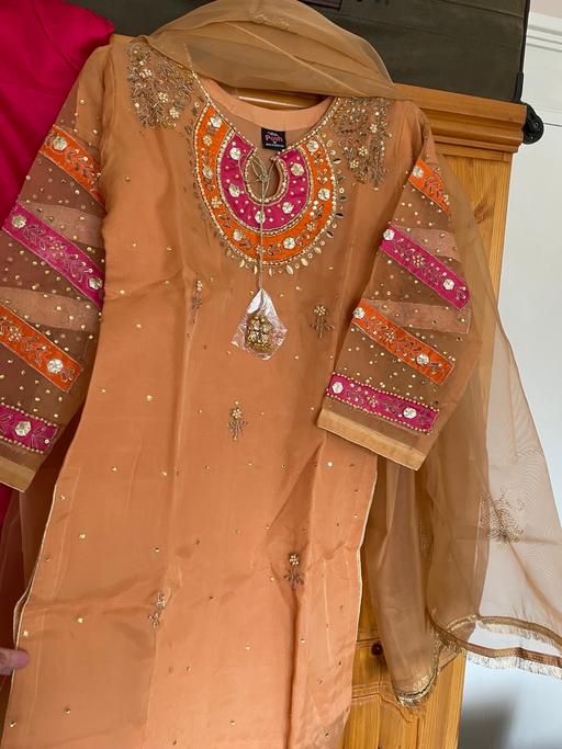 Buy & Sell Carlton Gedling - Photos for Pakistani party wear 3 piece dress -M