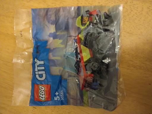 Buy & Sell Reedley Burnley - Photos for brand new Lego city set sealed