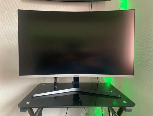 Buy & Sell Manchester Greater Manchester - Photos for 32” Curved Samsung Monitor 1920 x 1080