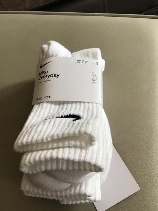 Buy & Sell Northolt Ealing - Photos for Nike pack of 3 crew white socks size; 5 8