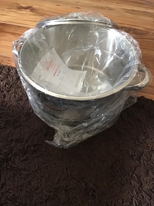 Buy & Sell Northolt Ealing - Photos for Medium size pan with lid ( 30x30cm)