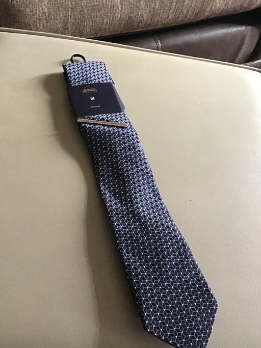 Buy & Sell Shepherd`s Bush West London - Photos for Men’s blue/black tie with pin