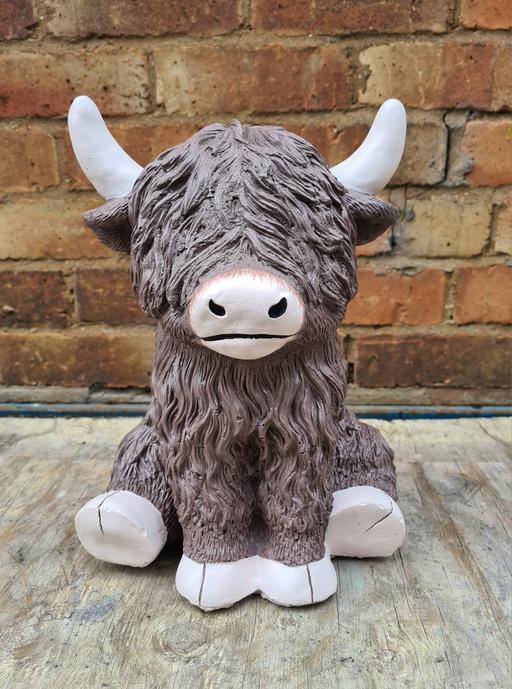 Buy & Sell Moseley Birmingham - Photos for Highland Cow Statue