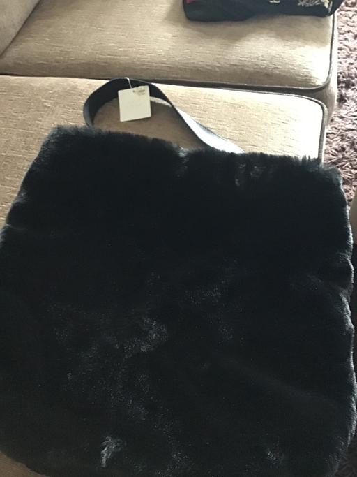 Buy & Sell Shepherd`s Bush West London - Photos for Black fur tote bag