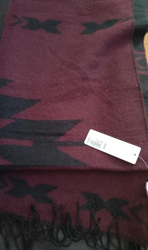 Buy & Sell Denmead Winchester - Photos for Reversible scarf