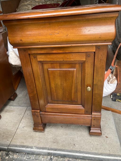 Buy & Sell Great Saling Braintree - Photos for Bedside cabinet