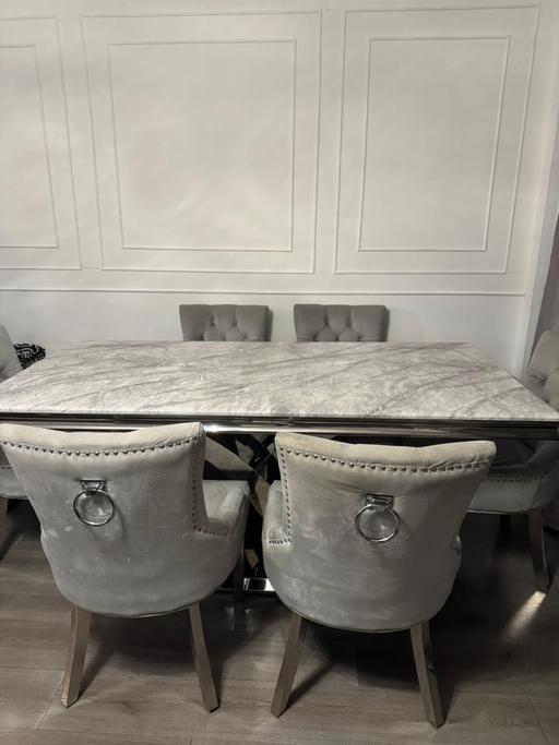 Buy & Sell Ravenscourt Park Station Hammersmith and Fulham - Photos for Marble Dinning Table with 6 chairs