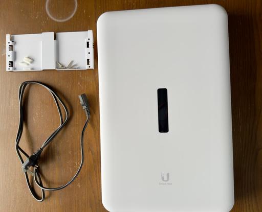 Buy & Sell Limehouse East London - Photos for UniFi Dream Wall router