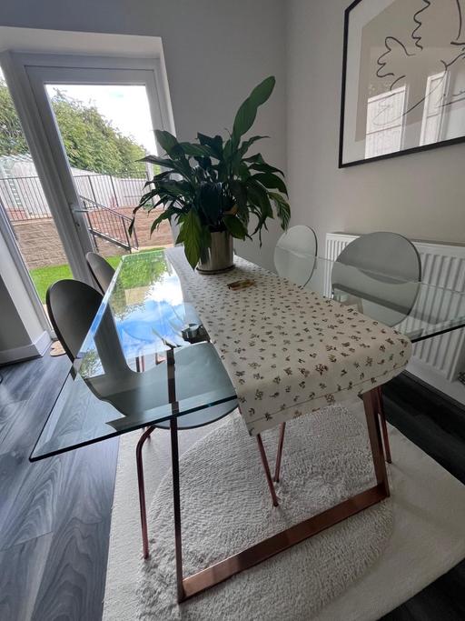Buy & Sell Boothtown Calderdale - Photos for Dining Room Table and Chairs