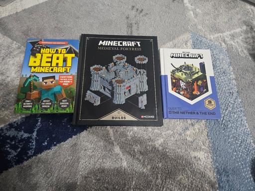 Buy & Sell Kingshurst Solihull - Photos for MINECRAFT BOOKS X3