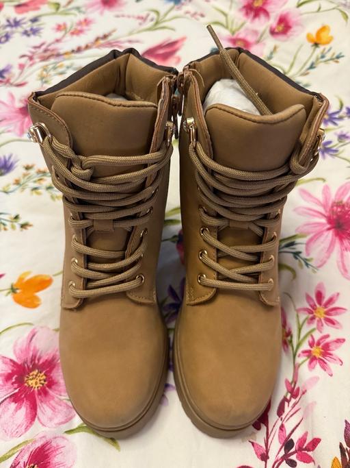 Buy & Sell Rainham Medway - Kent - Photos for River island brown boots (size 2)
