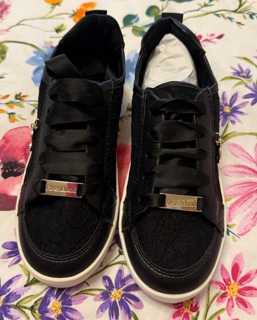 Buy & Sell Rainham Medway - Kent - Photos for River island lace trainers (size 2)