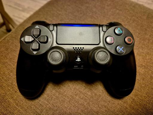 Buy & Sell Leamouth East London - Photos for Original Dualshock 4 controller V2 (PS4)