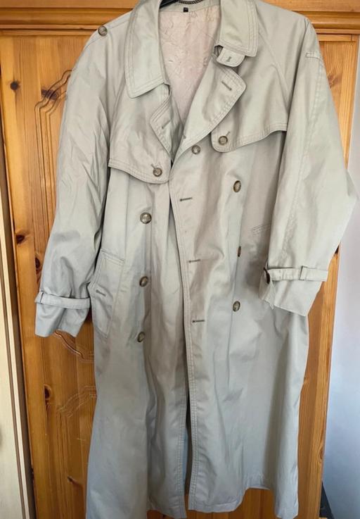 Buy & Sell Carlton Gedling - Photos for Hornes size 40 trench coat