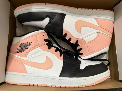 Buy & Sell Cambridge Heath East London - Photos for Jordan 1 Mid Arctic Orange Black Toe UK 9.5