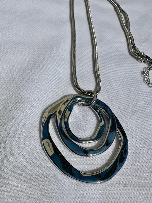 Buy & Sell Charlestown Bradford - Photos for Silver statement necklace- geometric pendant