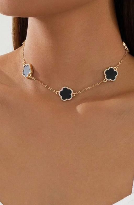 Buy & Sell Charlestown Bradford - Photos for Sparkling rhinestone clover necklace