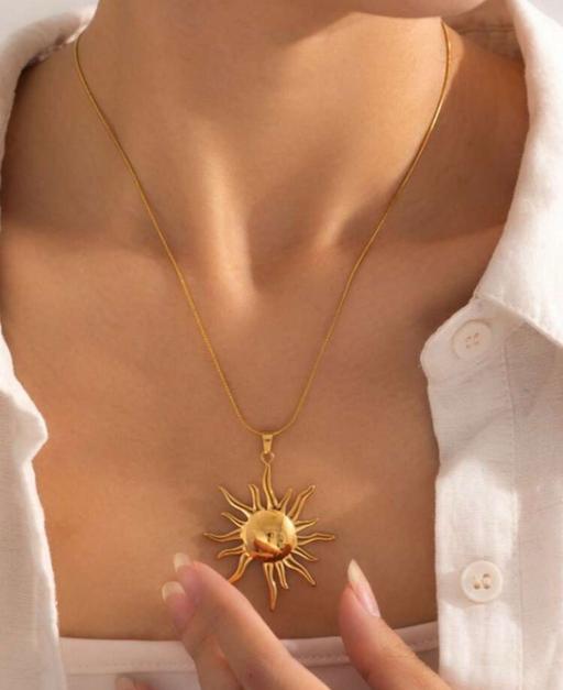 Buy & Sell Charlestown Bradford - Photos for Vintage Sun totem pendant necklace