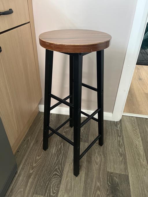 Buy & Sell Conisbrough Doncaster - Photos for Tall stool dark wood top black stand