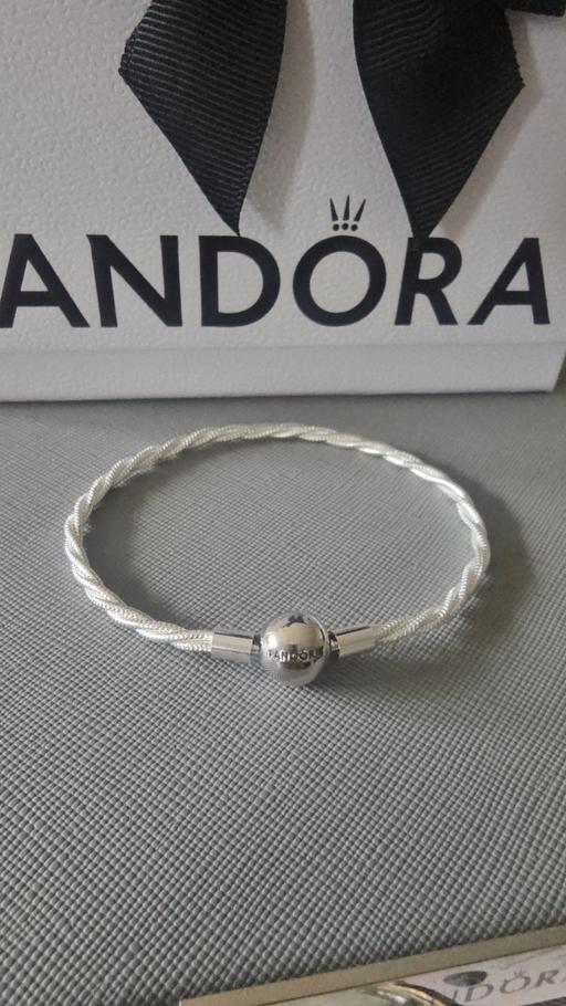 Buy & Sell Harrow North West London - Photos for Pandora twsited bracelet 20cm