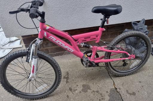Buy & Sell Clayton West Kirklees - Photos for Pink 20 Inch Muddyfox Bike
