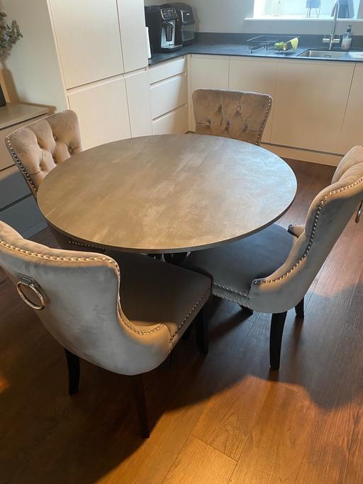 Buy & Sell Rodley Leeds - Photos for Dining table and 4 chairs